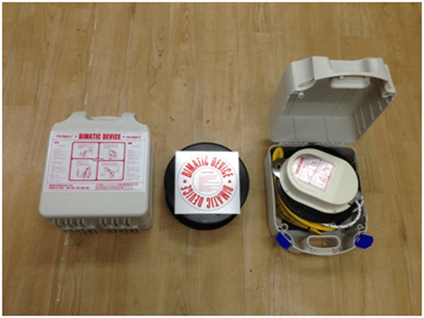 Asian type self-rescue device with constant velocity descent control mechanism